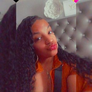 Meet your Posher, Yvette